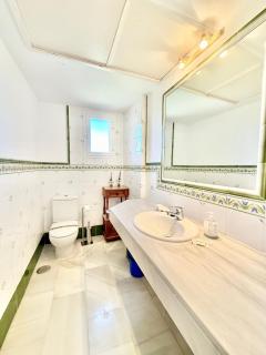 Penthouse Golden Mile Seaviews With Paddle Court - EaW Homes - Marbella - 9