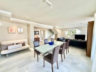 Penthouse Golden Mile Seaviews With Paddle Court - EaW Homes - Marbella - 4