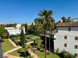 Penthouse Golden Mile Seaviews With Paddle Court - EaW Homes - Marbella - 8