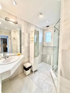 Penthouse Golden Mile Seaviews With Paddle Court - EaW Homes - Marbella - 1