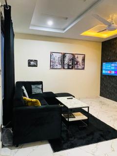 Cozy 1-Bedroom Apartment in Islamabad - 9
