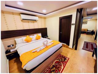 HOTEL TSR RESIDENCY Near Shri Mahakaleshwar Jyotirlinga Temple - Fully Air - Ujjain - 0