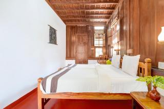 Alaya Stays Palm Dale Heritage Backwater Retreat with Garden & Restaurant - Alleppey - 2