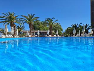 Long Beach Hotel & Resort - Longos - 7
