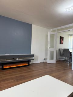 Bright and spacious two bedroom flat - Sutton - 7