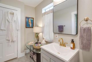 Stadium Luxe Retreat- Walking Distance to AT&T Sta - Arlington - 7