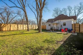 Stadium Luxe Retreat- Walking Distance to AT&T Sta - Arlington - 6