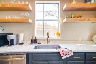 Stadium Luxe Retreat- Walking Distance to AT&T Sta - Arlington - 3