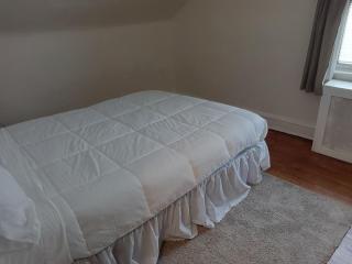 4BR 2 baths home Near Train Shopping and Dining - - 8
