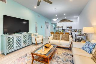 Canal-Front Gem with Heated Pool in Cape Coral - Cape Coral - 0