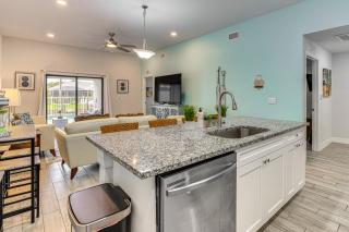 Canal-Front Gem with Heated Pool in Cape Coral - Cape Coral - 3