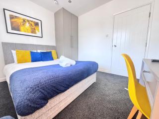 OX London Heathrow stay - 1 BUS to HEATHROW - New Bedfont - 2