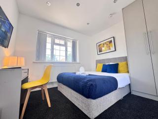 OX London Heathrow stay - 1 BUS to HEATHROW - New Bedfont - 7