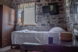 Rosso Antico Tower - Kotronas - 3