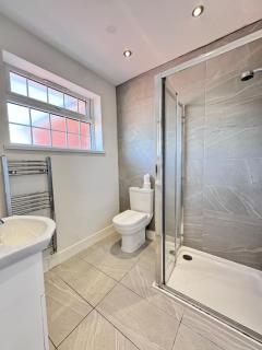 OX London Heathrow stay - 1 BUS to HEATHROW - New Bedfont - 6