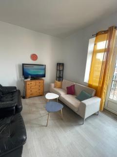 NEWBORN hostel - Pristina - 3
