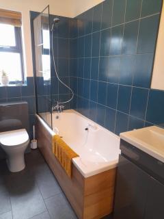 DoubleRoom, Living Space and Bathroom in a Country House - Pennington - 6