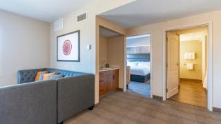 Cherry Valley Hotel - Newark - 2