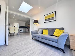 OX London Heathrow stay - 1 BUS to HEATHROW - New Bedfont - 9