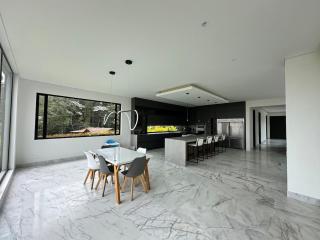 Casa en Rionegro, a pocos minutos del aeropuerto - Rionegro - 1