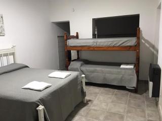 Newly remodeled tiny house - Villa María - 0