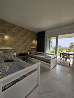 Posidonia Apartment, ground floor with garden,3 swimming pools, jacuzzi,parking space - 4