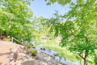 Lakefront Retreat - Near Trails & Family Fun - 7