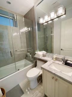 Guest Bedrooms in Vancouver West - Vancouver - 1