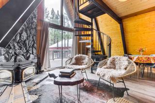 3 Mi to Big Bear Lake A-Frame Cabin with Deck! - Big Bear City - 6
