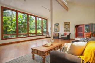 Waipio Valley Botanical Garden with Waterfall & Beach Access! - - 1