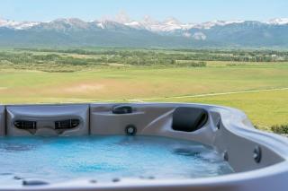Luxury Retreat Epic Views & Hot Tub - 2