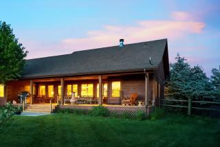 Upscale Hot Tub Wildlife Views - Victor - 0