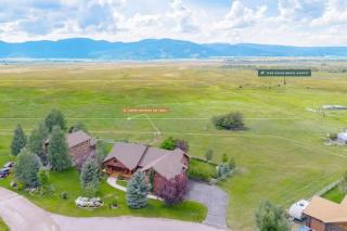 Upscale Hot Tub Wildlife Views - Victor - 9