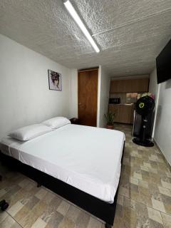 Hermoso apartamento cerca al Poblado - Medellín - 9