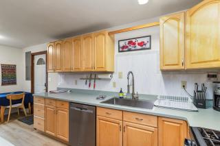 Apartment #2 with large kitchen across the street from the beach - Blaine - 3
