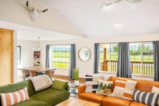 Stylish Mtn Home Fireplace Views - Victor - 0
