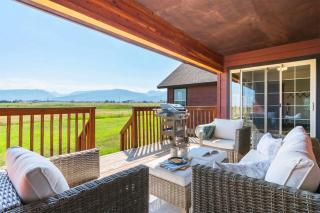 Stylish Mtn Home Fireplace Views - Victor - 9