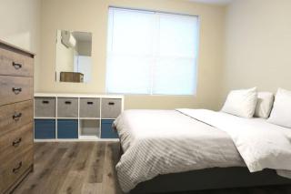 Unit 31 1BR with Den Office Space Long-term stays - Chelsea - 4