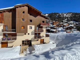 au pied des remontées mécaniques - La Plagne Tarentaise - 8