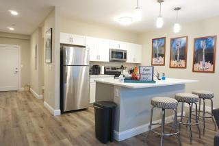 Unit 21 Spacious 2BR Apartment Long-term Stay - Chelsea - 5