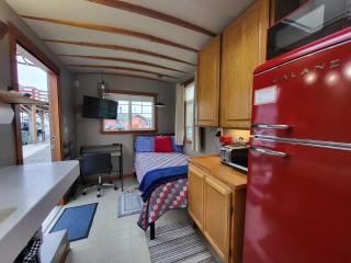 Caravan Across The Street From The Beach - 9