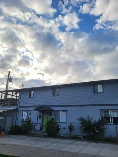2nd Floor Studio #4 with Ocean View and Covered Deck - Blaine - 3