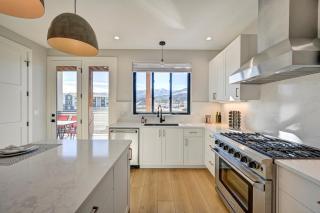 Salida Chalet - Modern Retreat with Mountain Views - 0