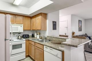 3 Mi to Strip Cozy Condo with Pool Access and Patio! - Las Vegas - 2
