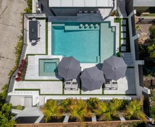 Luxury Resort Pool, Spa, Swim Up Bar and Bay Views - San Diego - 3