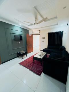 Maahi service Apartment - Rawalpindi - 1