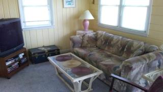 Pet Friendly Cottage walk to beach! - 9