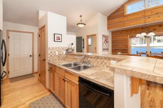 40 Reunion Ct with private hot tub - 6