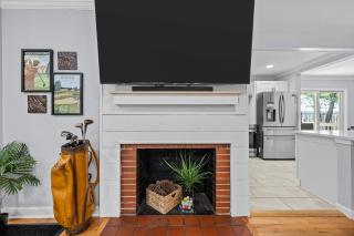Charming Downtown Corner Cottage - Dog Friendly! - 5