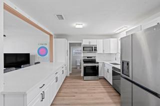 Palms Retreat in Central Largo - mins to the Sand! - Largo - 6